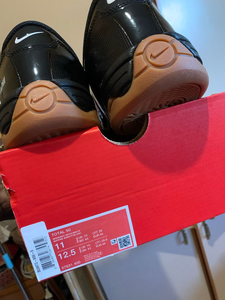 Used Nike Total 90 Men's Shoes bike — image 4 of 4