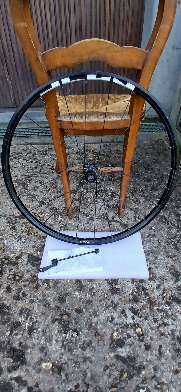 Used Shimano WH-MT500 bike — image 4 of 6
