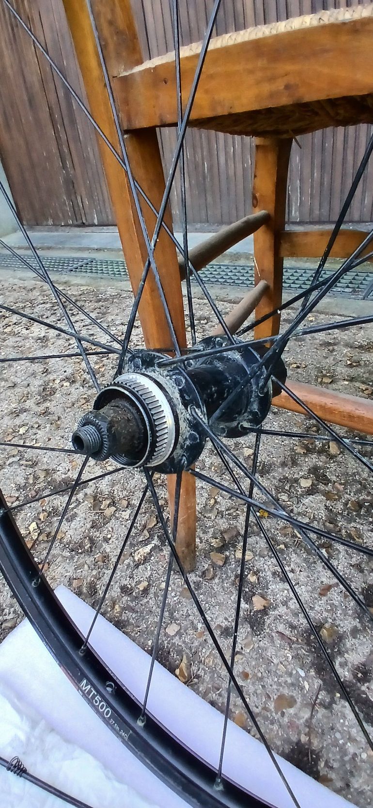 Used Shimano WH-MT500 bike — image 3 of 6