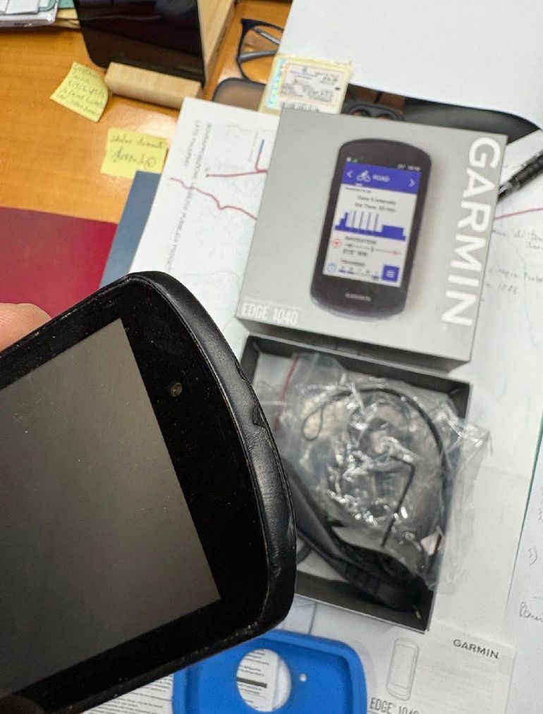 Used Garmin Edge 1040 GPS Cycling Computer bike — image 4 of 6