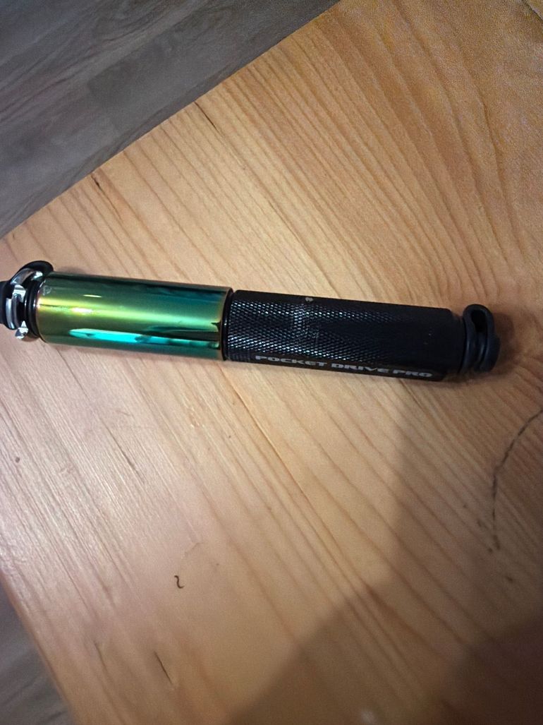 Used Lezyne Pocket Drive Pro HV Minipumpe 2024 bike — image 2 of 3
