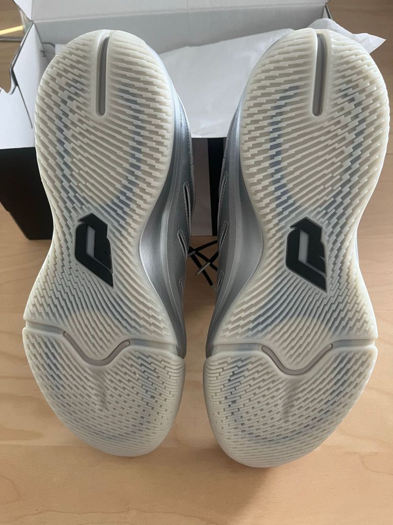 Used Adidas Dame 9 Basketballschuhe bike — image 3 of 6