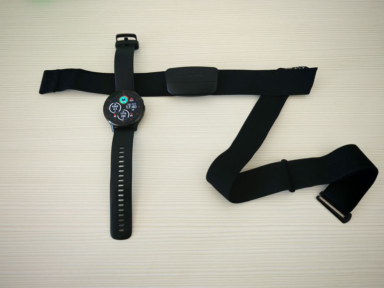 Used Garmin Venu 3 + fascia cardio in regalo bike — image 1 of 4