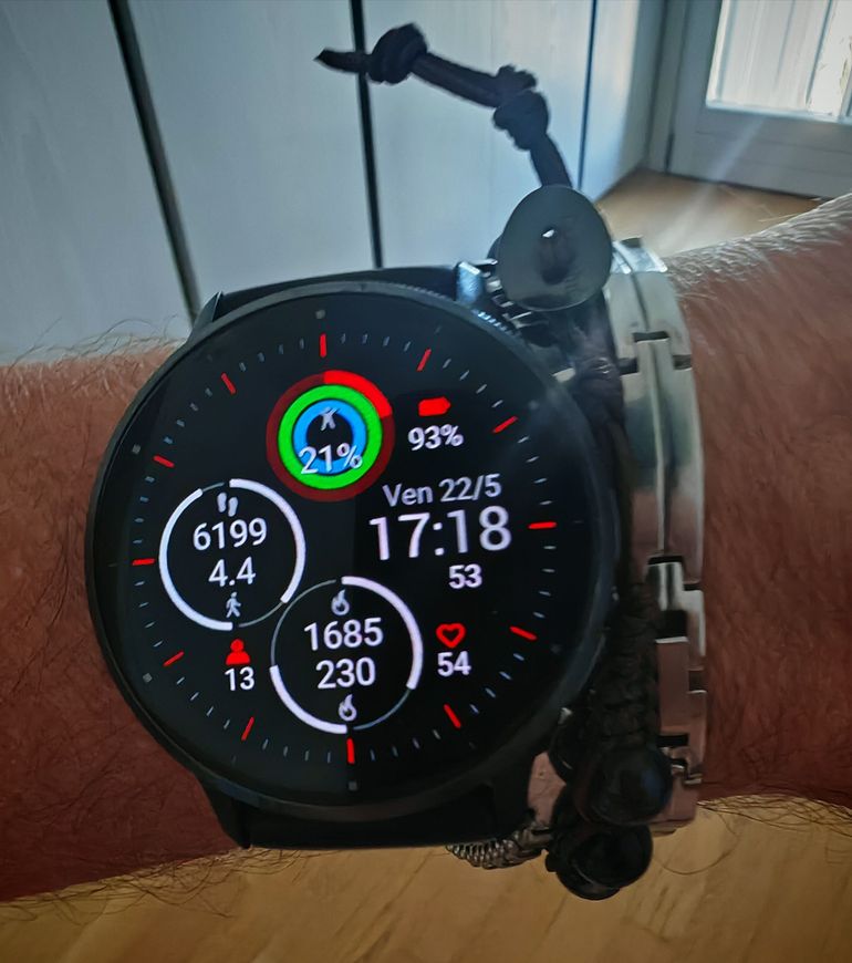 Used Garmin Venu 3 + fascia cardio in regalo bike — image 3 of 4