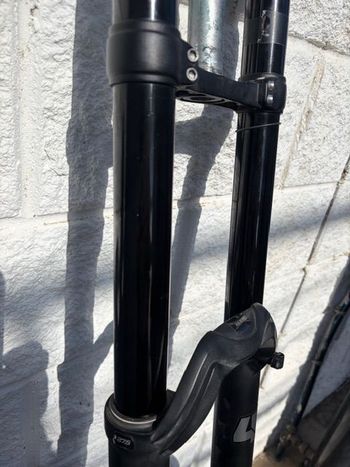 Used Fox FLOAT 40 27.5 DH bike — image 2 of 3