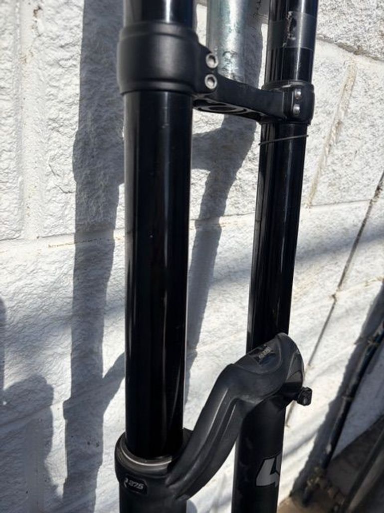 Used Fox FLOAT 40 27.5 DH bike — image 2 of 3