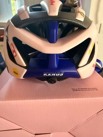 Used MET Trenta 3K Carbon MIPS Helmet 2026 bike — image 3 of 5