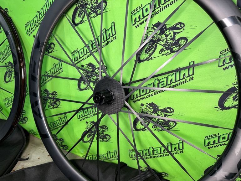 Used Cadex Max 40 Disc 2025 bike — image 2 of 5