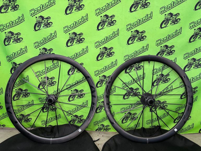 Used Cadex Max 40 Disc 2025 bike — image 5 of 5
