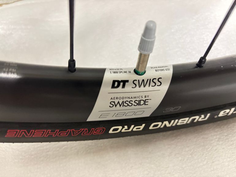 Used Dt Swiss E1800 spline 30 2024 bike — image 6 of 7