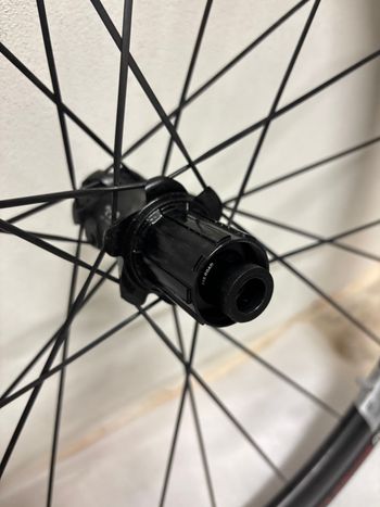 Used Dt Swiss E1800 spline 30 2024 bike — image 3 of 7