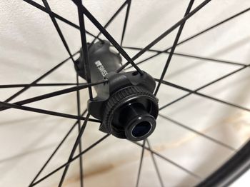 Used Dt Swiss E1800 spline 30 2024 bike — image 7 of 7