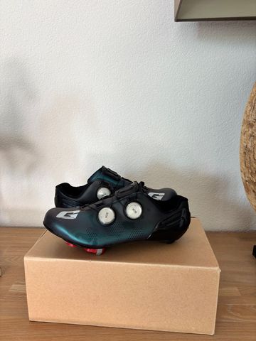 Used Gaerne carbon stl Cycling Shoes