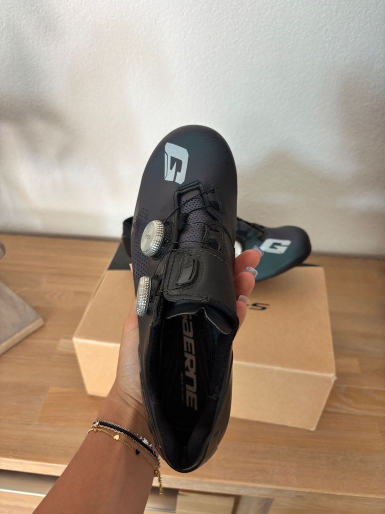 Used Gaerne carbon stl bike — image 3 of 5
