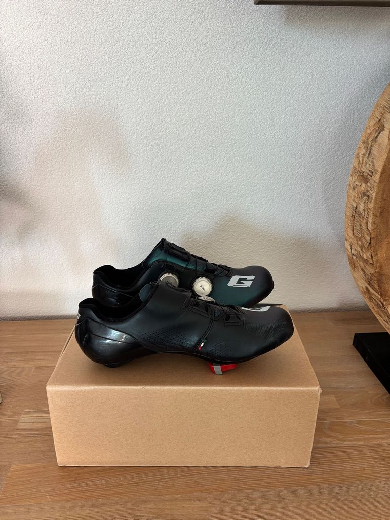 Used Gaerne carbon stl bike — image 5 of 5