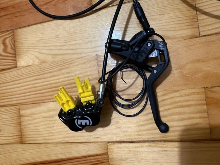 Used Magura MT5e Disc Brake 2026 bike — image 3 of 6
