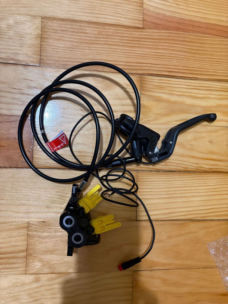 Used Magura MT5e Disc Brake 2026 bike — image 4 of 6