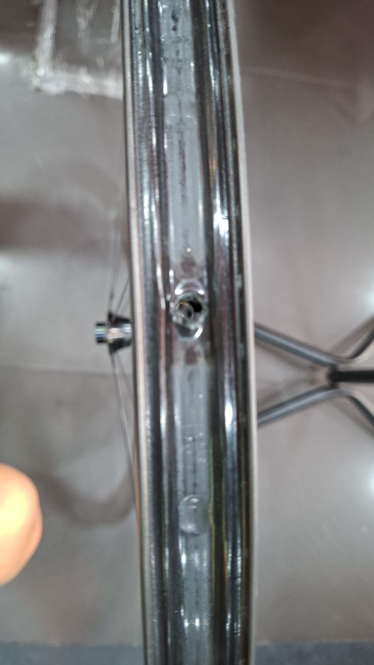 Used Roval Alpinist CLX Carbon Wheelset bike — image 9 of 14
