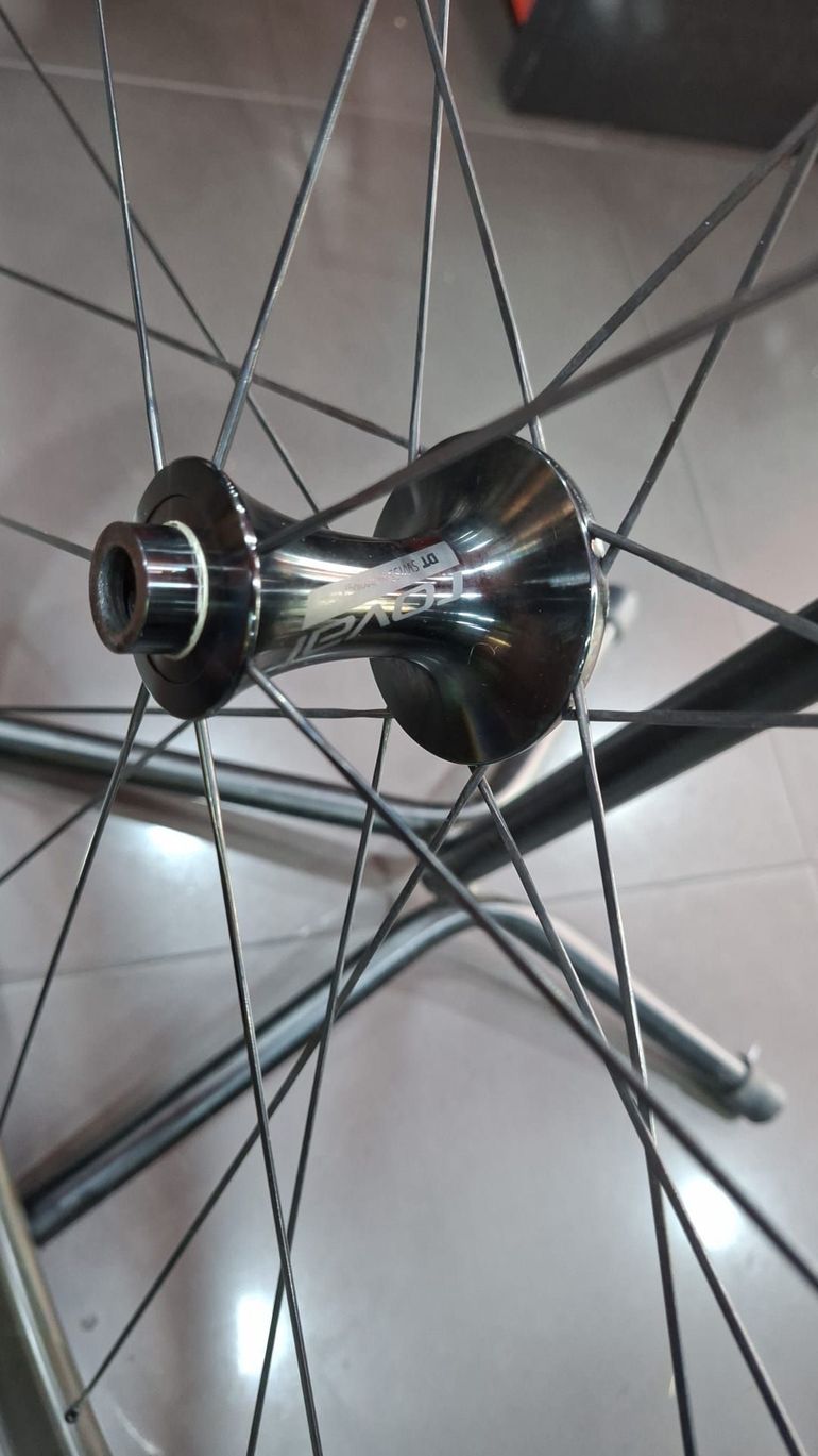 Used Roval Alpinist CLX Carbon Wheelset bike — image 11 of 14