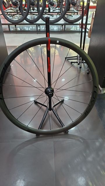 Gebrauchtes Roval Alpinist CLX Carbon Wheelset bike — Bild 8 von 14