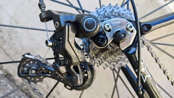 Used Campagnolo Record 12 speed bike — image 5 of 19