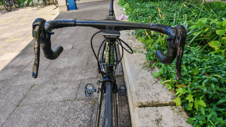 Used Campagnolo Record 12 speed bike — image 2 of 19