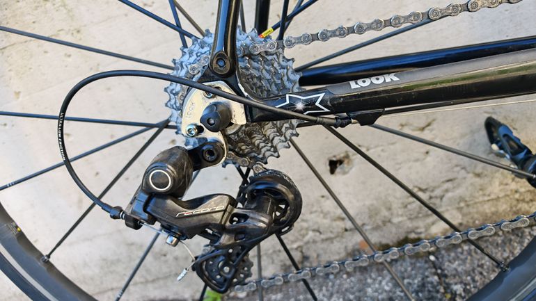 Used Campagnolo Record 12 speed bike — image 4 of 19