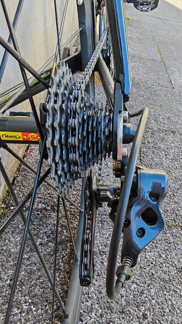 Used Campagnolo Record 12 speed bike — image 6 of 19