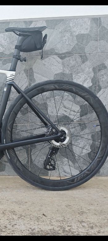 Used Up vine Ultra Disc Wheelset 2024 bike — image 2 of 4