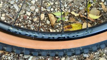 Used Bontrager Kovee Comp TLR Boost 29" bike — image 3 of 24