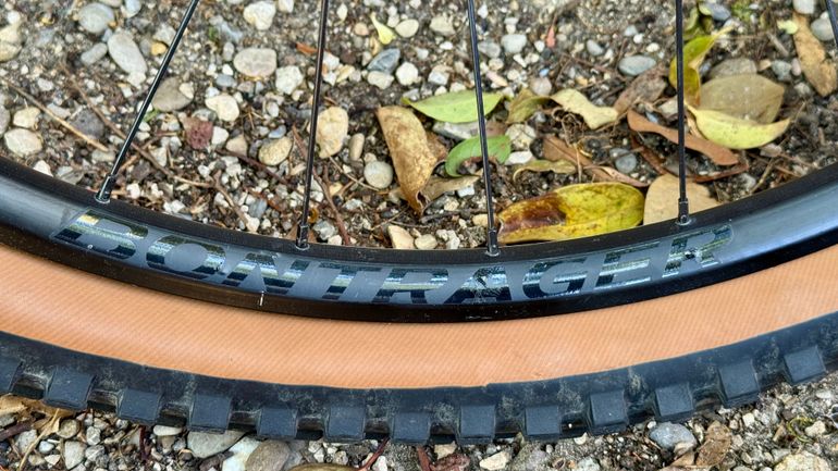 Used Bontrager Kovee Comp TLR Boost 29" bike — image 3 of 24