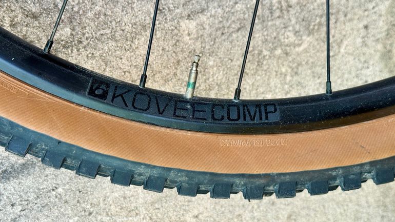 Used Bontrager Kovee Comp TLR Boost 29" bike — image 2 of 24