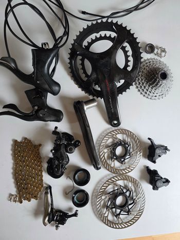 Used Campagnolo (Super) Record 12-speed Mechanical Disc Groupset bike