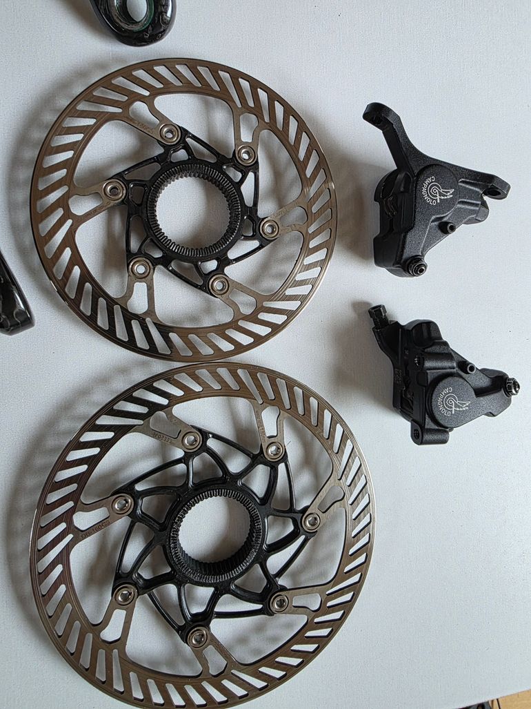 Used Campagnolo (Super) Record 12-speed Mechanical Disc Groupset bike — image 6 of 16