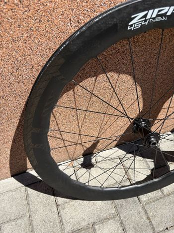 Used Zipp 454 NSW Carbon Tubeless Disc Wheelset bike — image 7 of 16