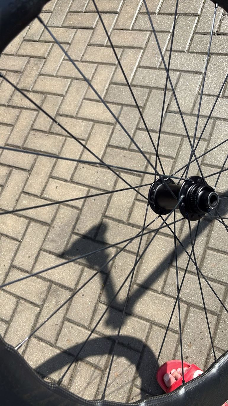 Used Zipp 454 NSW Carbon Tubeless Disc Wheelset bike — image 12 of 16