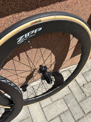 Used Zipp 454 NSW Carbon Tubeless Disc Wheelset bike — image 8 of 16