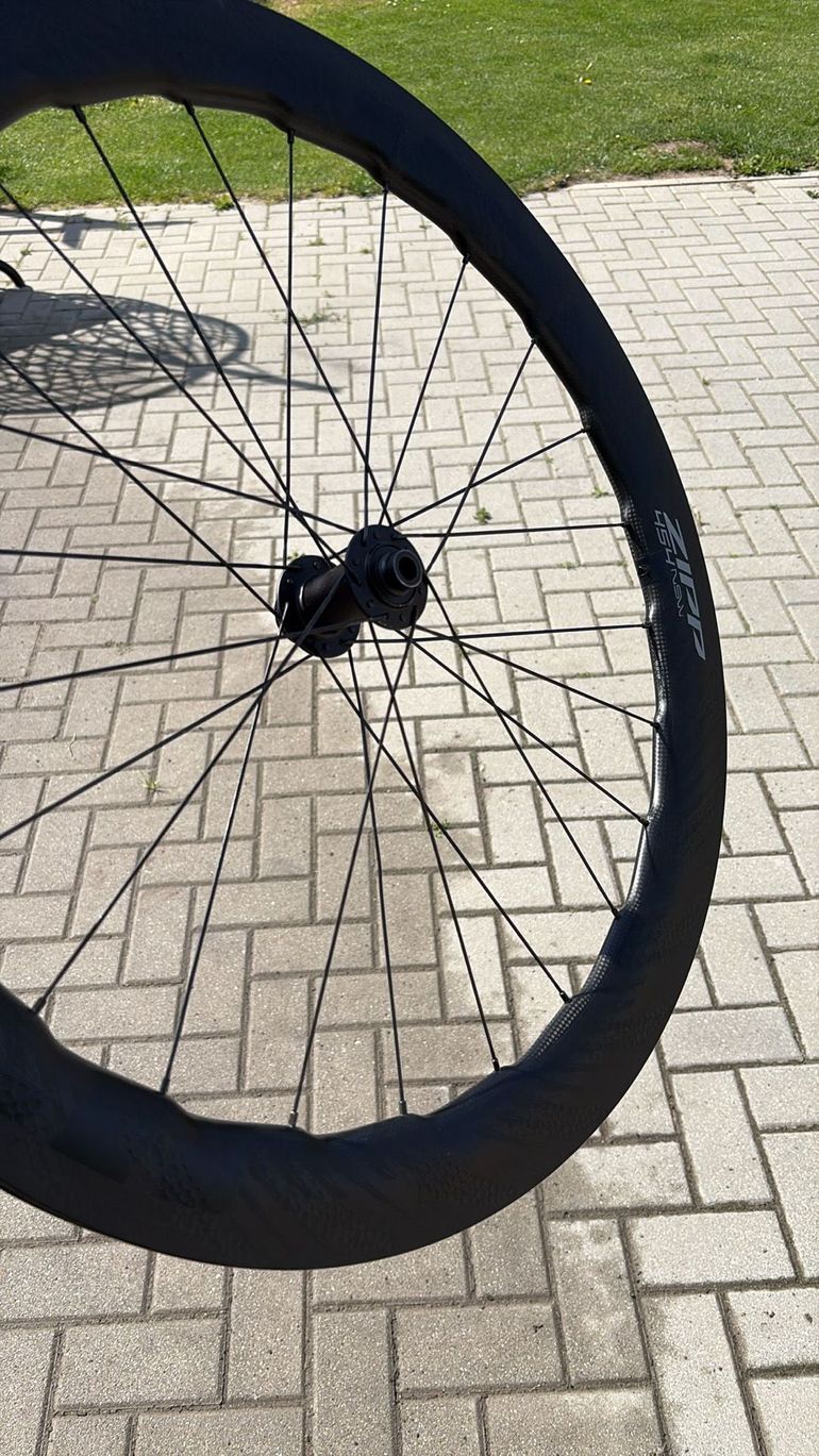 Used Zipp 454 NSW Carbon Tubeless Disc Wheelset bike — image 9 of 16