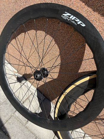 Used Zipp 454 NSW Carbon Tubeless Disc Wheelset bike — image 4 of 16