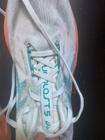 Used Asics Novablast 5 2025 bike — image 4 of 5