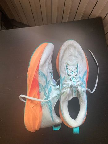 Used Asics Novablast 5 2025 bike — image 2 of 5