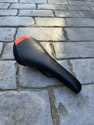 Used Fizik Selle Saddle Saddles & Seatposts