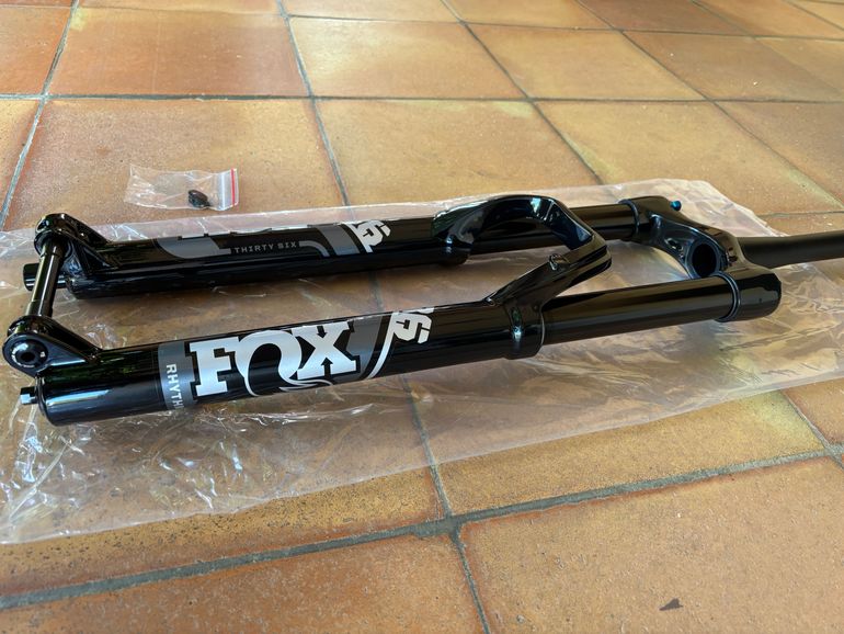 Used Fox 36 RHYTHM 160mm 29 bike — image 7 of 9