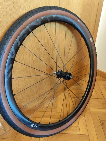Used Campagnolo Levante 2024 bike — image 2 of 6