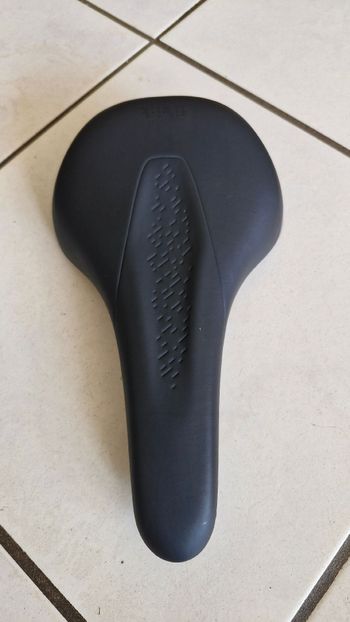 Used Fizik Terra Alpaca X5 Saddle 2025 bike — image 2 of 4