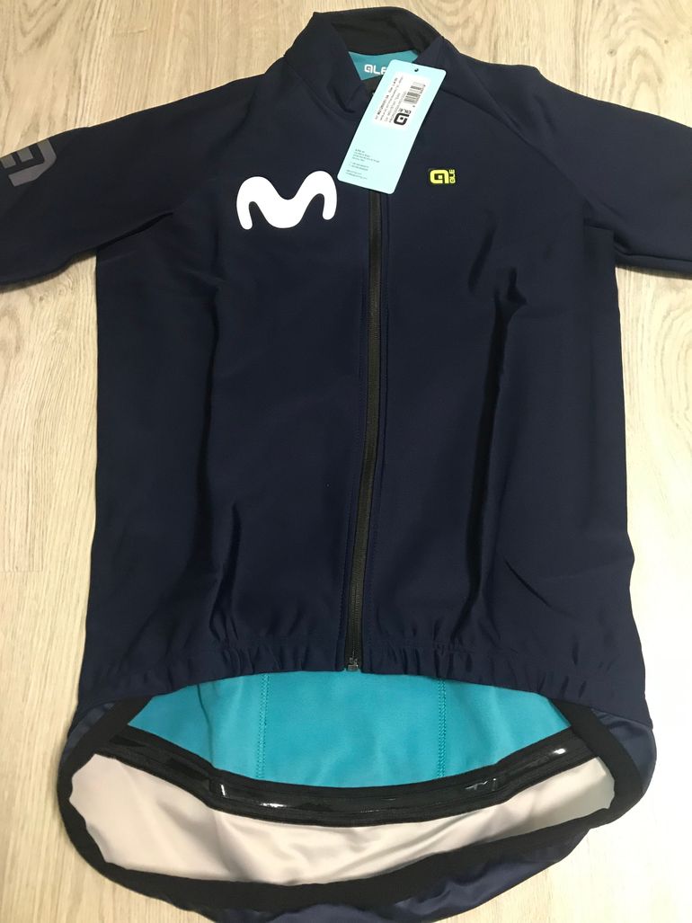 Used Ale cycling Ale RainProtec Team Movistar Tamanho L bike — image 1 of 6