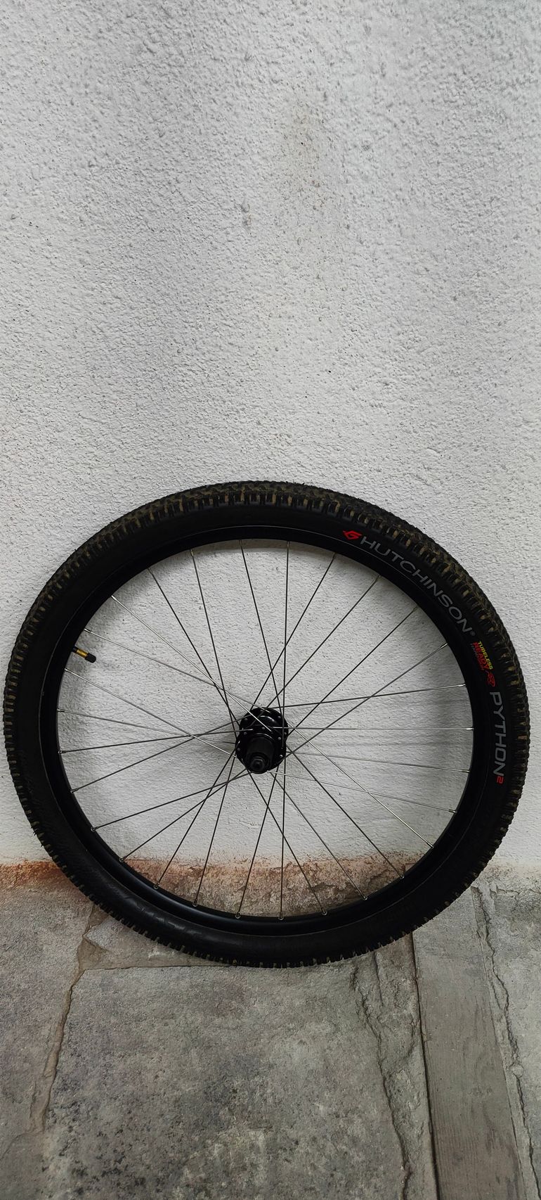Used Shimano Rear Wheel 27.5" with 9v-12v Hub + Hutchinson Python2 Tire 27.5"x2.25 bike — image 4 of 6