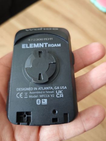 Used Wahoo ELEMNT ROAM v2 GPS Bike Computer 2023 bike — image 2 of 6