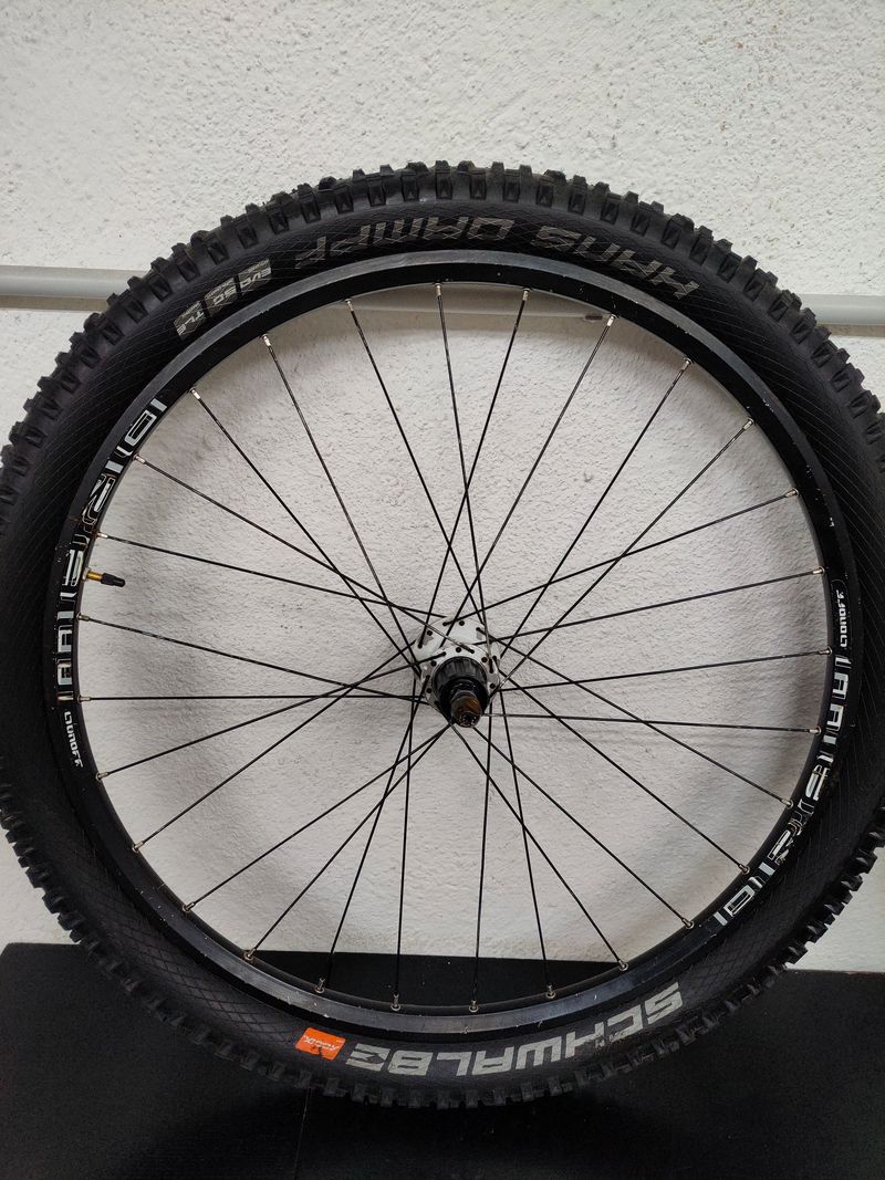 Tweedehands OnOff Draw Black Rims White Hubs 26x2.35 Wheels