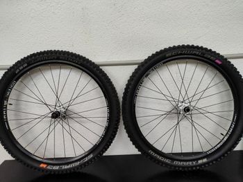 Used OnOff Draw Black Rims White Hubs 26x2.35 bike — image 5 of 6